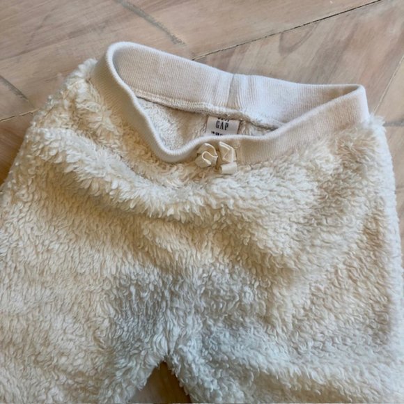 Baby Gap Fuzzy Bottoms Size 18-24M - Picture 2 of 3